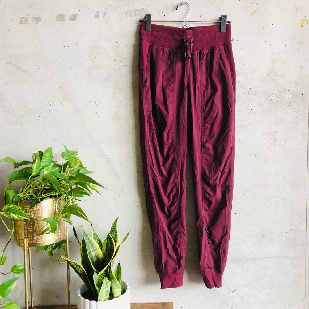 Lululemon Dance Studio Joggers Cassis